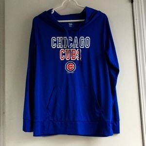 Chicago Cubs Lightweight hooded long sleeve jersey shirt.